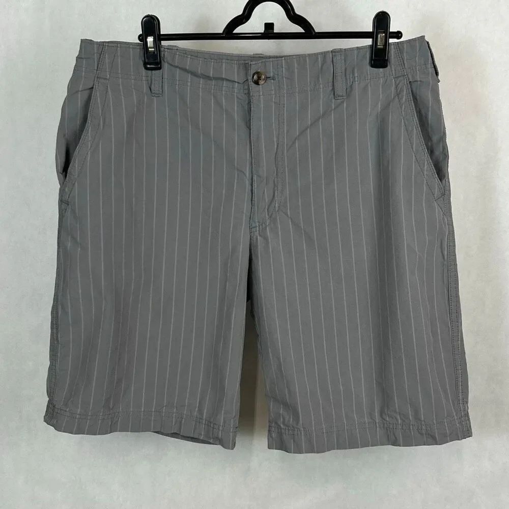 Heritage Collection by Bass Mens Shorts Sz 36 x 10 Gray Pinstripe Button Front